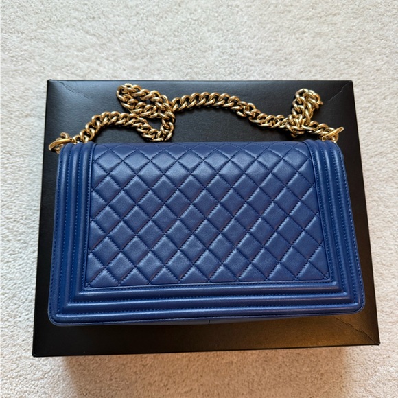 Chanel Blue Quilted Leather Bag - Picture 2 of 12